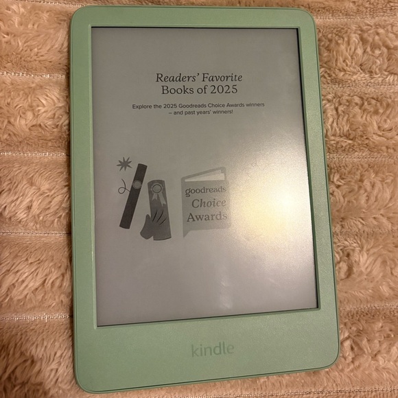 Matcha Kindle Basic (newest model) - Picture 2 of 9